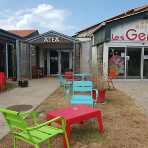 Les Genets 2*, Lahubiague Francia